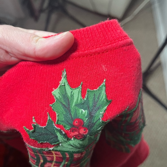 Vintage Red Holiday Sweater crewneck sweatshirt with Festive Bow Design - Picture 6 of 8